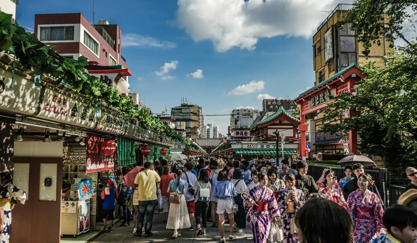Nakamise Shoppinggata